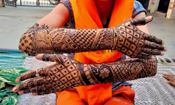 Monu Mehndi Art